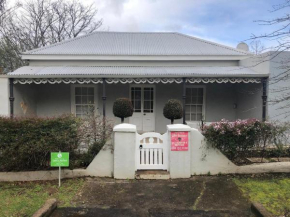 Charming Rose Cottage